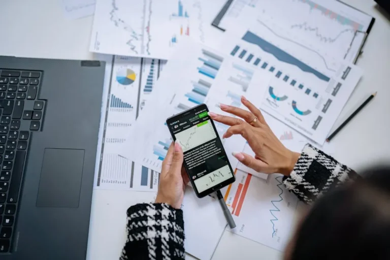 AI Overview Tracking: How to Measure Brand Visibility in Search